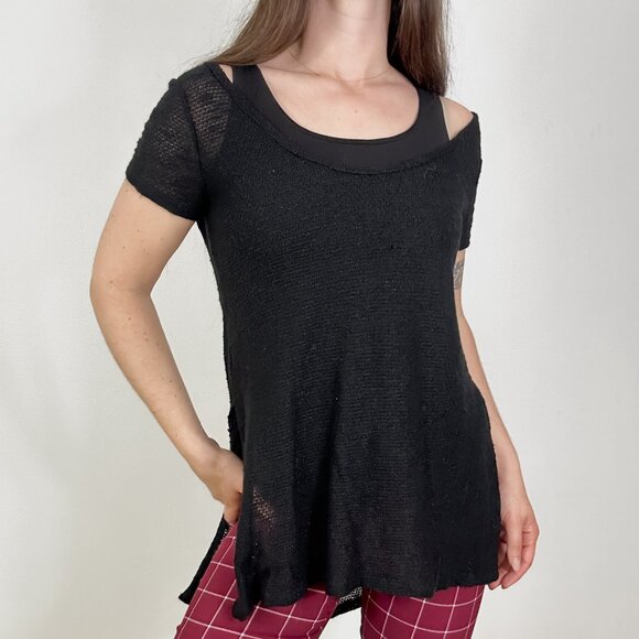 *Im in Love with Derek Black Open Weave Long T Shirt - Picture 3 of 7